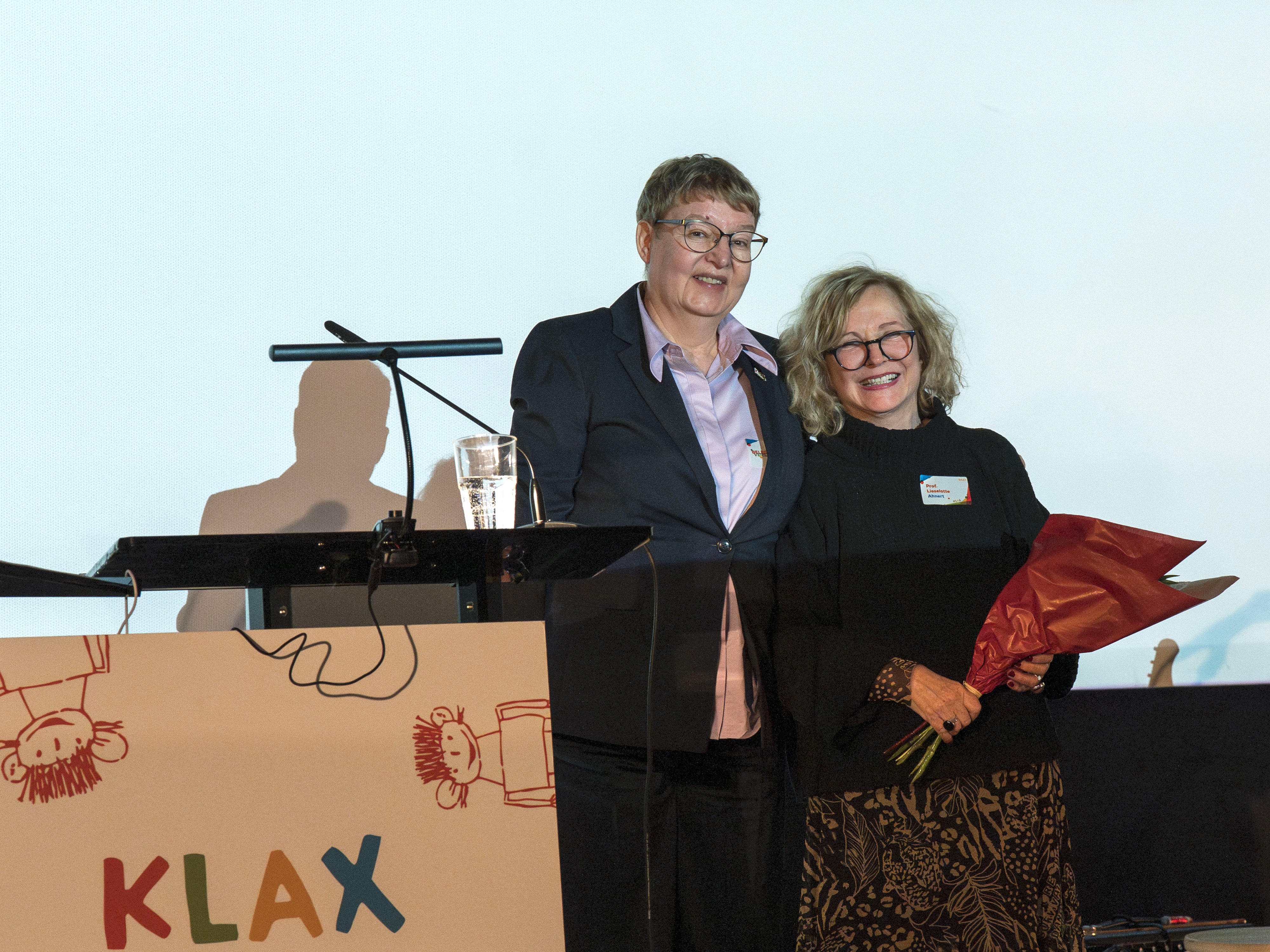 Prof. Lieselotte Ahnert und Antje Bostelmann